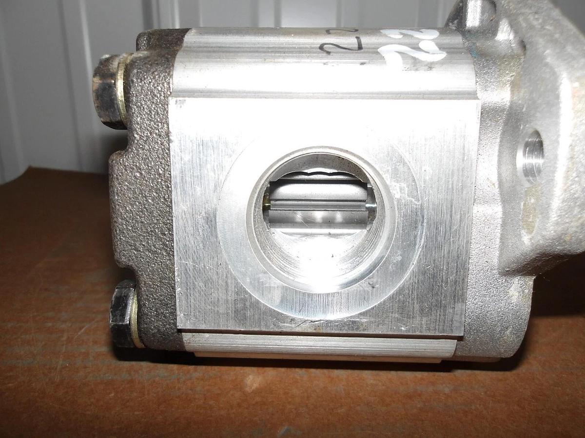 Used ALPHA MO13 HYDRAULIC GEAR PUMP 1" X 3/4", #1151000G NEW