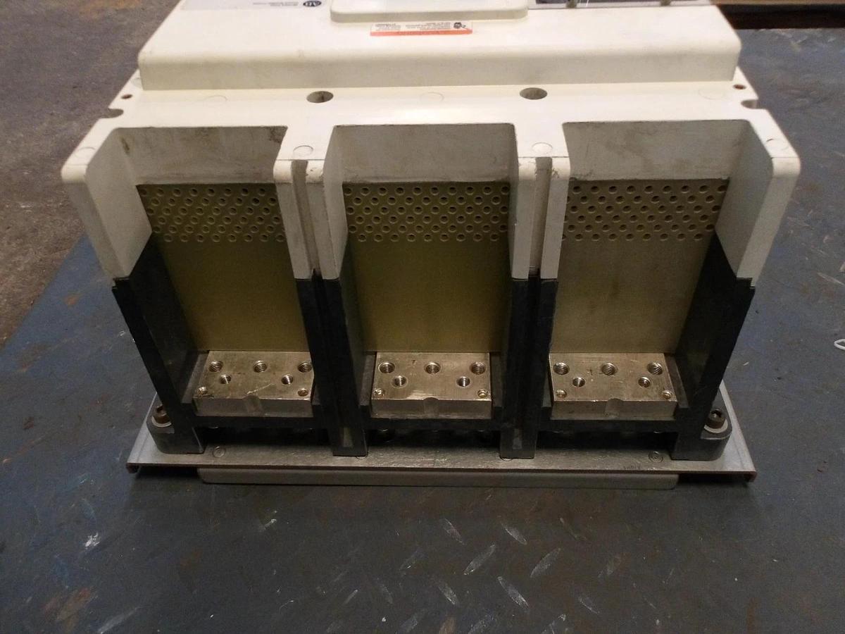Used ALLEN BRADLEY 1600 AMP CIRCUIT BREAKER 140U-R0L3-E20, #611253G USED