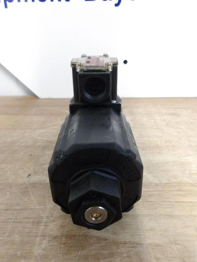 Used TOYOOKI HD3-2S-BG-03B-WYD2 HYDRAULIC DIRECTIONAL CONTROL VALVE, #331148G NEW