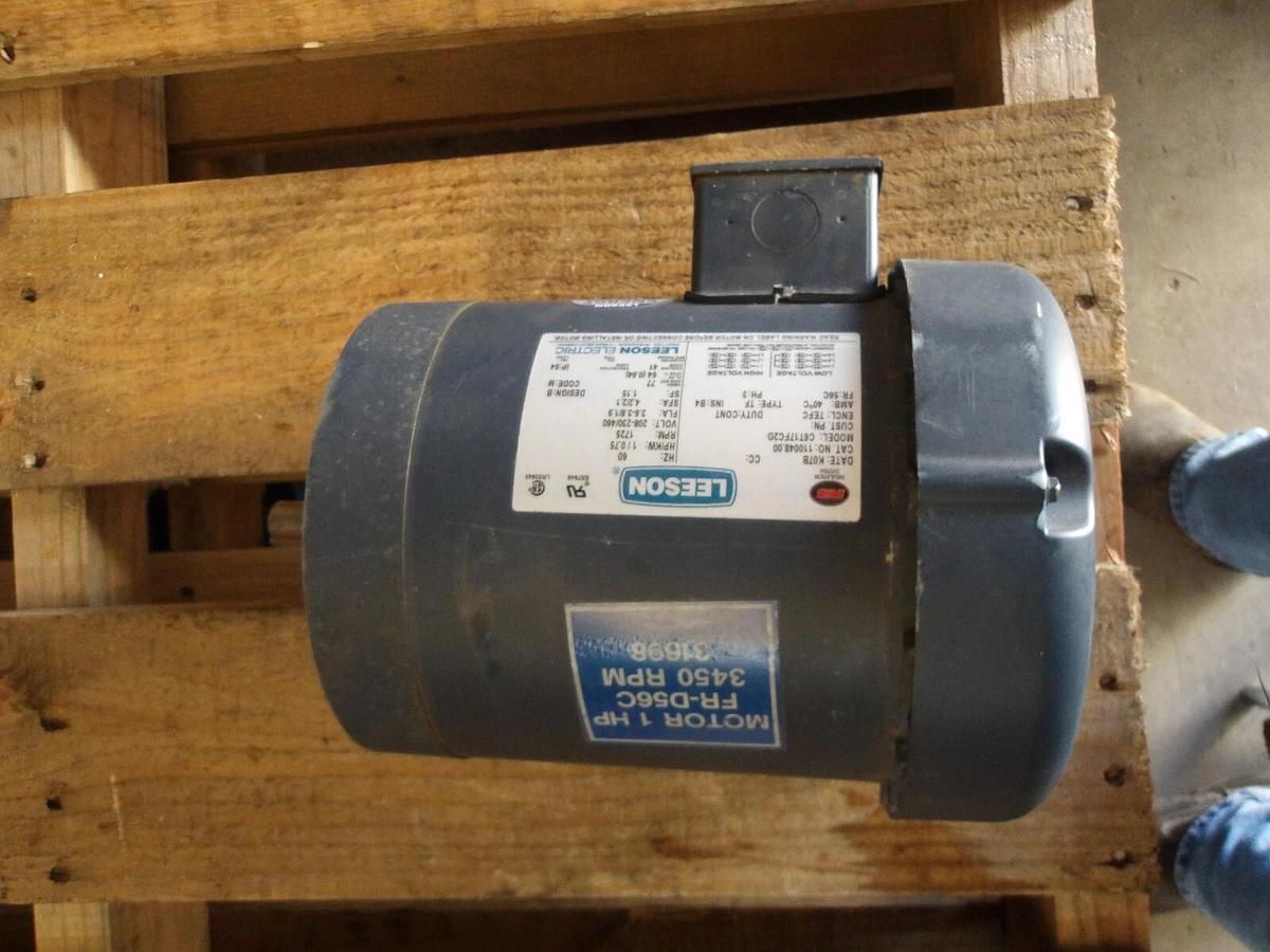 Used LEESON 1 HP MOTOR, FR 56C, 1725 RPM, 208-230/460 V, #11211045G NEW