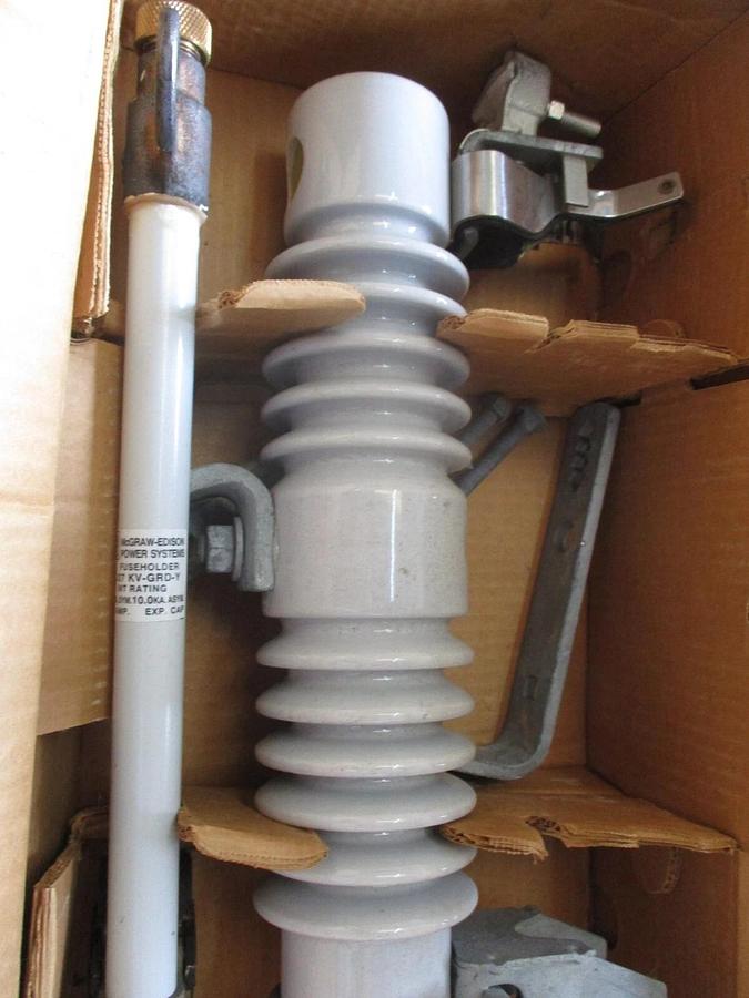 MCGRAW EDISON FOH1C8R 15KV FUSE CUTOUT, 100 AMP, #628254J NIB