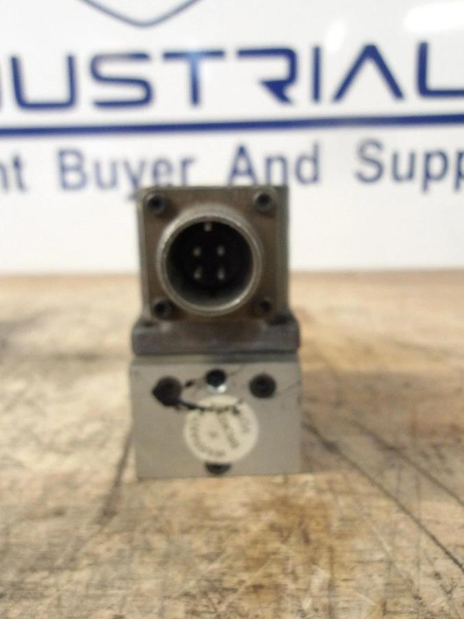 Used ATCHLEY 211A-300 SERVO VALVE (LOT OF 2) #815940G PARTS ONLY