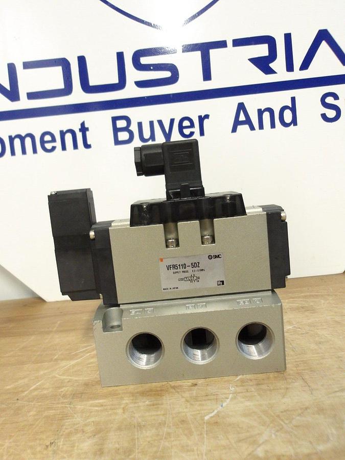 Used SMC VFR5110-5DZ PNEUMATIC SOLENOID VALVE, #371034G NEW