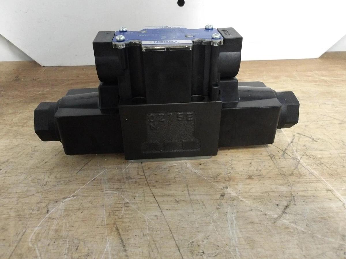 Used YUKEN DSG-01-3C4-A100-7090 HYDRAULIC DIRECTIONAL VALVE, #66230G NEW