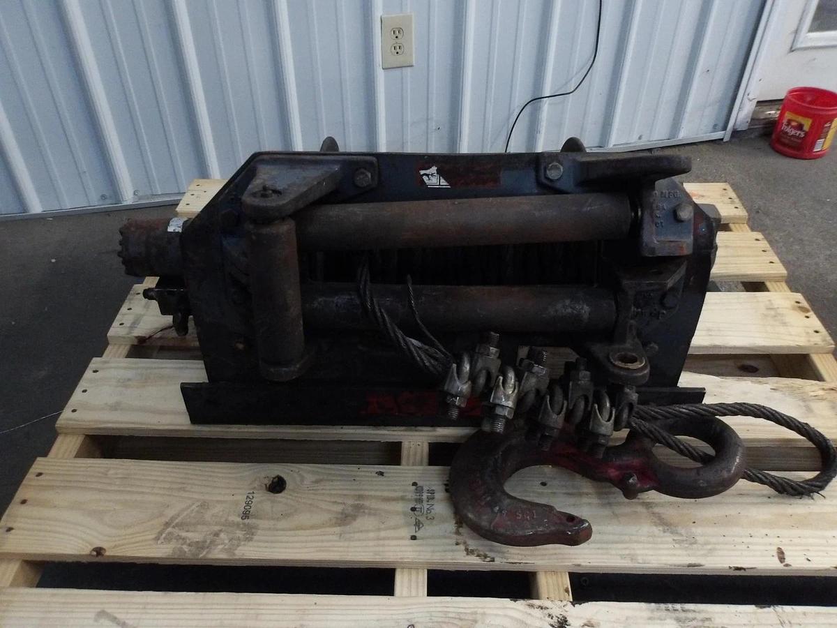 Used D&P 20BEF5L6G HYDRAULIC WINCH, 20,000 LB, #86305G USED