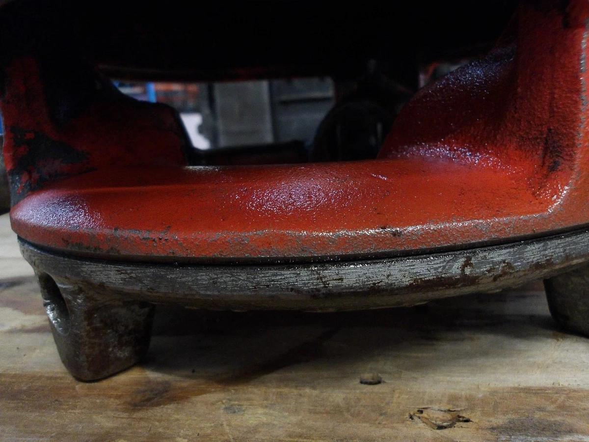 Used RIDGID 2-1/2" - 4" PIPE THREADER (NO TAG) #99133G USED