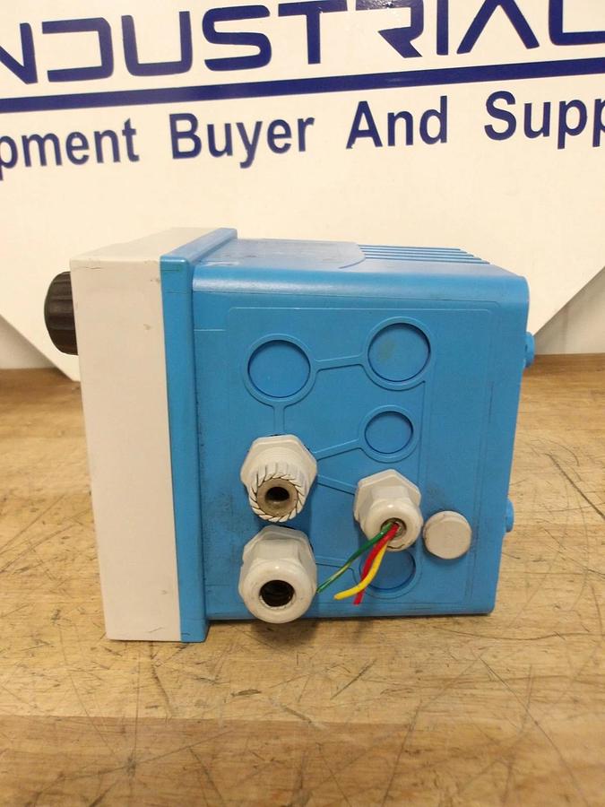 Used ENDRESS HAUSER LIQUILINE MCM42 CONTROLLER, 30 V, #115906G USED