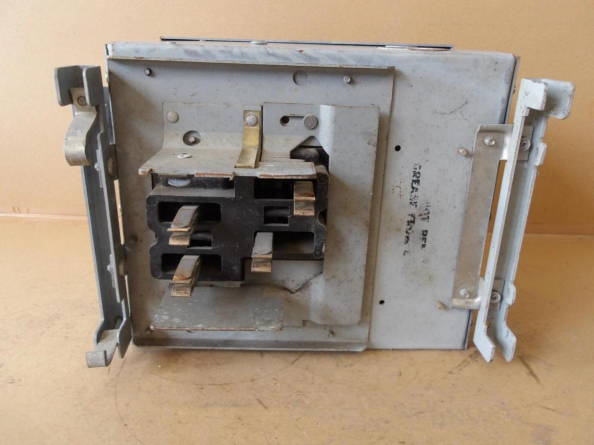 Used GE HC146 FUSEABLE BUSS PLUG, #620118G USED