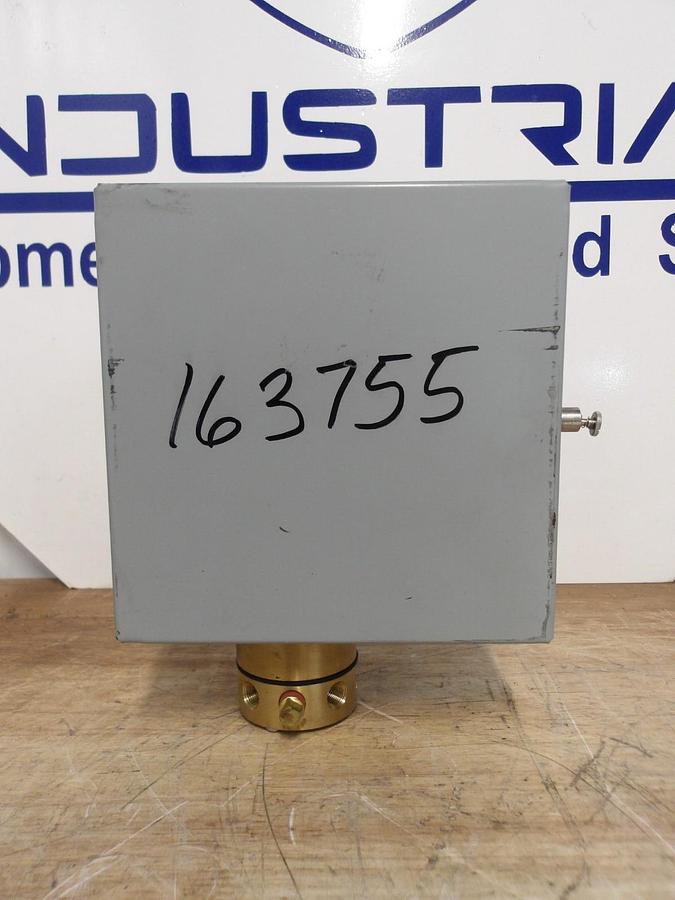 Used GE OSMONICS R051-0911-0000B STAGER VALVE 1/4", #691107G NEW