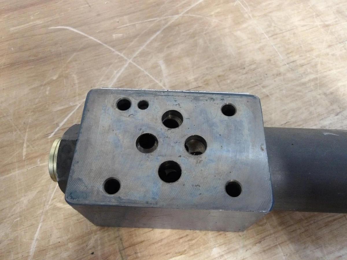 Used BOSCH R978716301/88820 HYDRAULIC CONTROL VALVE, #331030G NEW