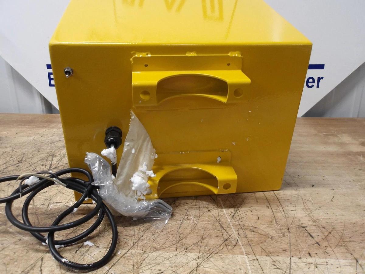 LUMASTROBE LX-129-ACV TRAFFIC WARNING LIGHT 8", #34915G NIB