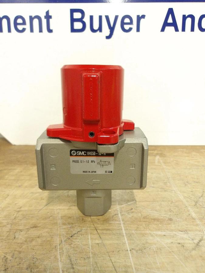 Used SMC VHS50-10-R SHUT OFF VALVE 1" X 1/2", #62900G NEW
