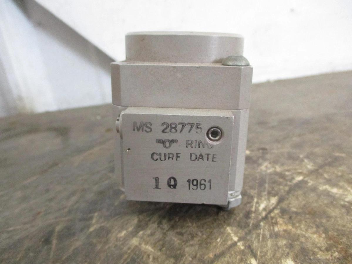 Used CADILLAC GAGE FC26-397A SERVO VALVE, #827216J USED