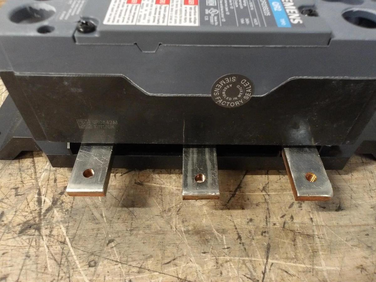 SIEMENS 225 A SUBFEED BREAKER KIT 240 V, #717310G NIB