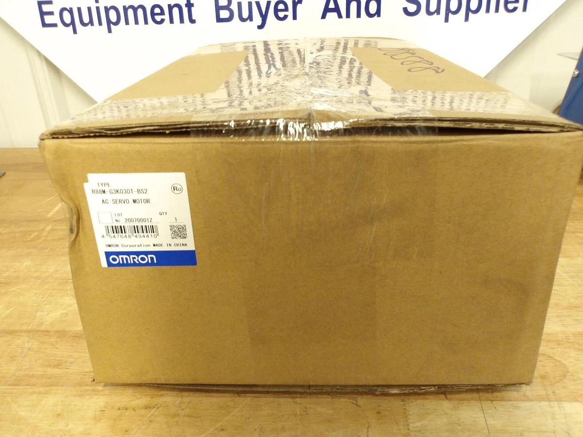 OMRON AC SERVO MOTOR R88M-G3K030T-BS2, #326219G NIB