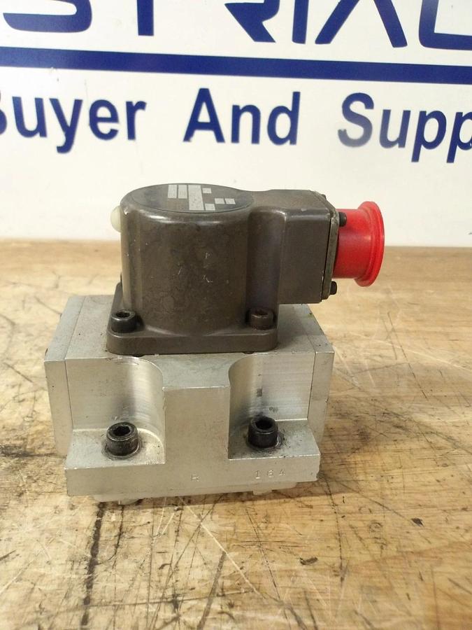 Used ATCHLEY 320-101 SERVO VALVE, #8151003G USED
