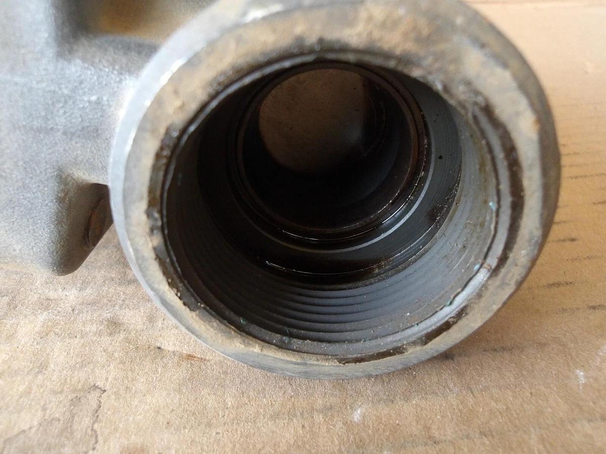 Used NEWAY 1-1/2" STEEL WCB GATE VALVE (THREADED) #722127G NEW