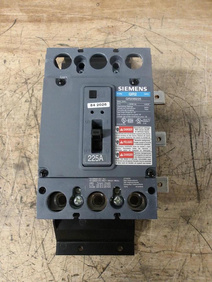 SIEMENS 225 A SUBFEED BREAKER KIT 240 V, #717310G NIB