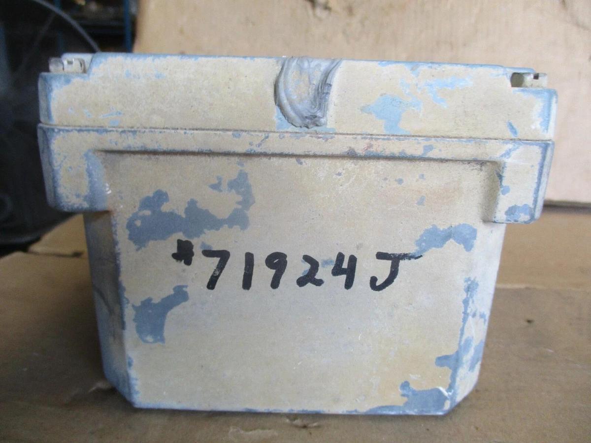 Used FOXBORO 8000 MAGNETIC FLOW TRANSMITTER, #71924J USED