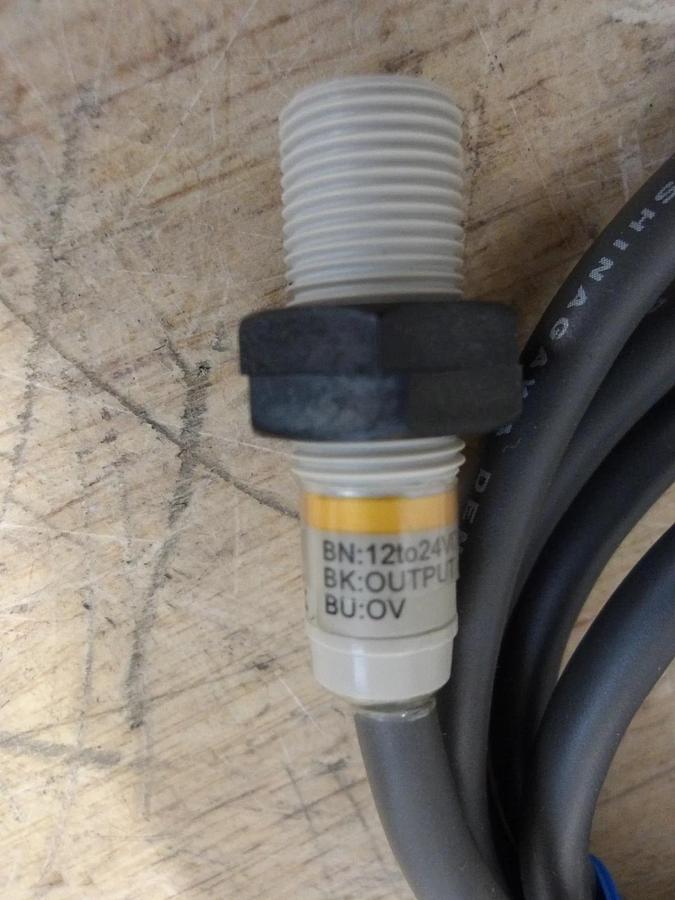 OMRON E2F-X2F1 PROXIMITY SENSOR, #5221143G NIB