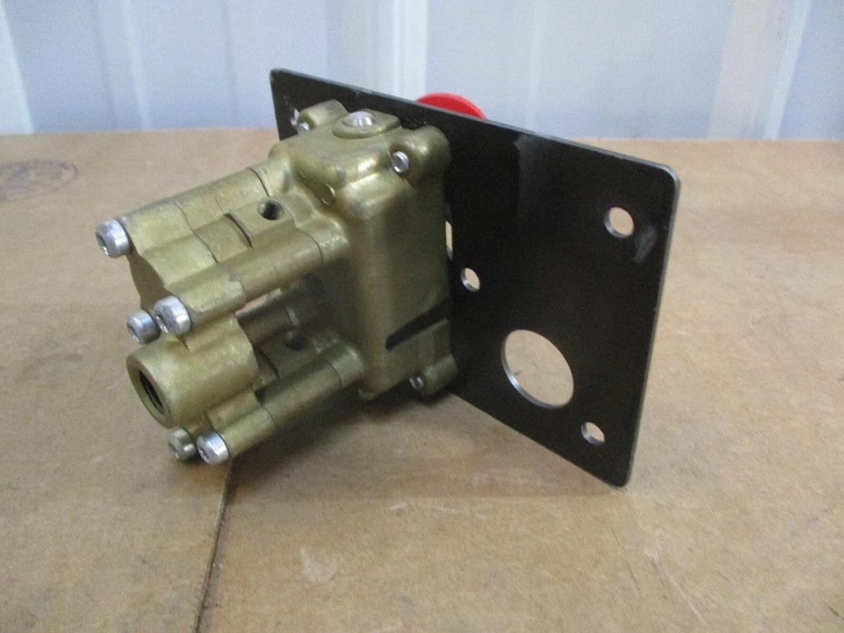 Used WILLIAMS 118374 TWO-POSITION FOUR-WAY CONTROL VALVE, #120242J NEW