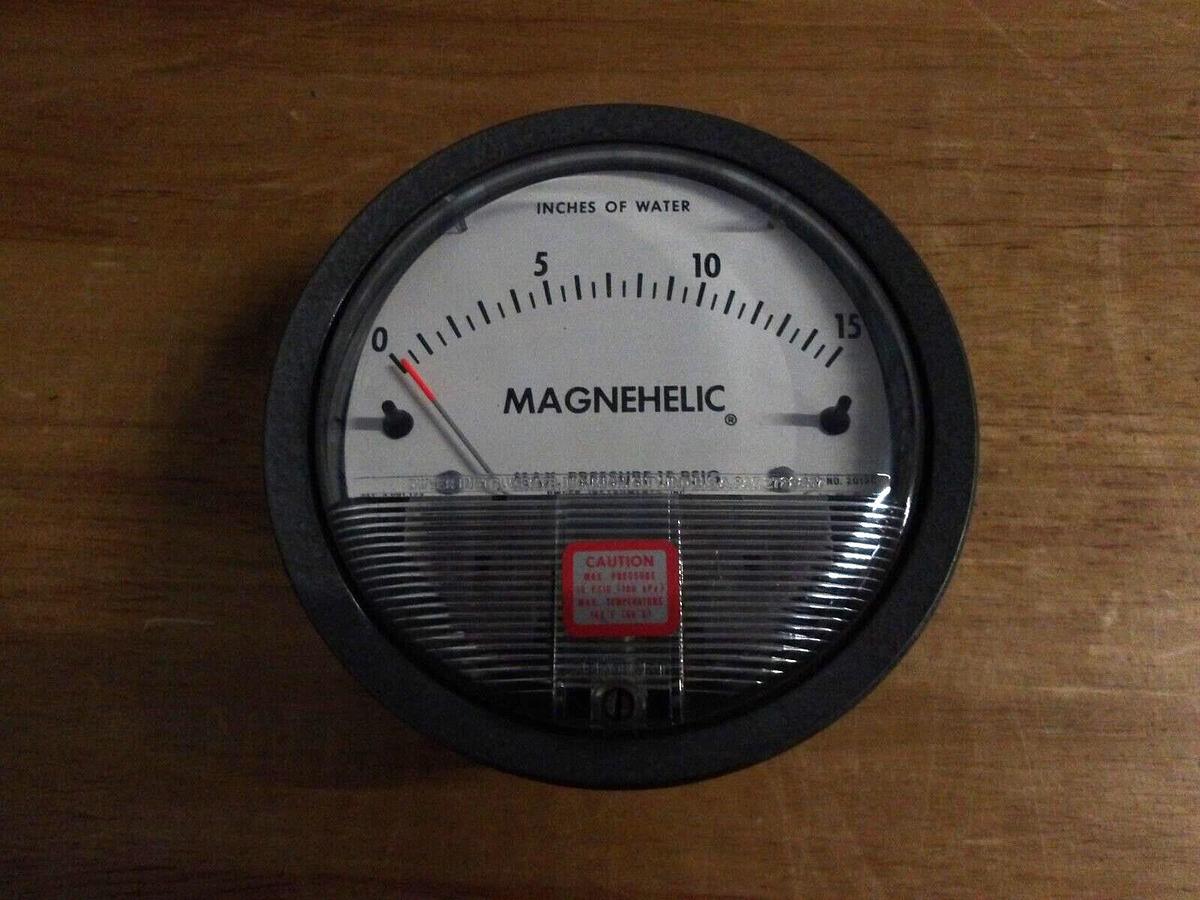 Used DWYER MAGNEHELIC 2010 PRESSURE GAUGE, #121900G NEW