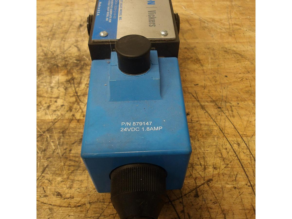 Used EATON VICKERS DG4S4-012N-U-H-61 HYDRAULIC PILOT VALVE
