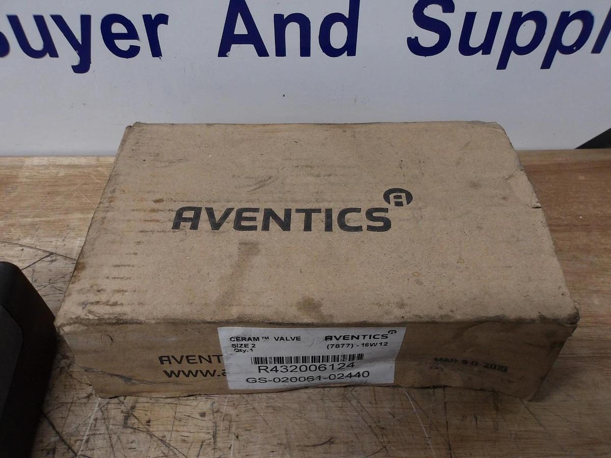 AVENTICS R432006124 PNEUMATIC DIRECTIONAL VALVE, #56921G NIB