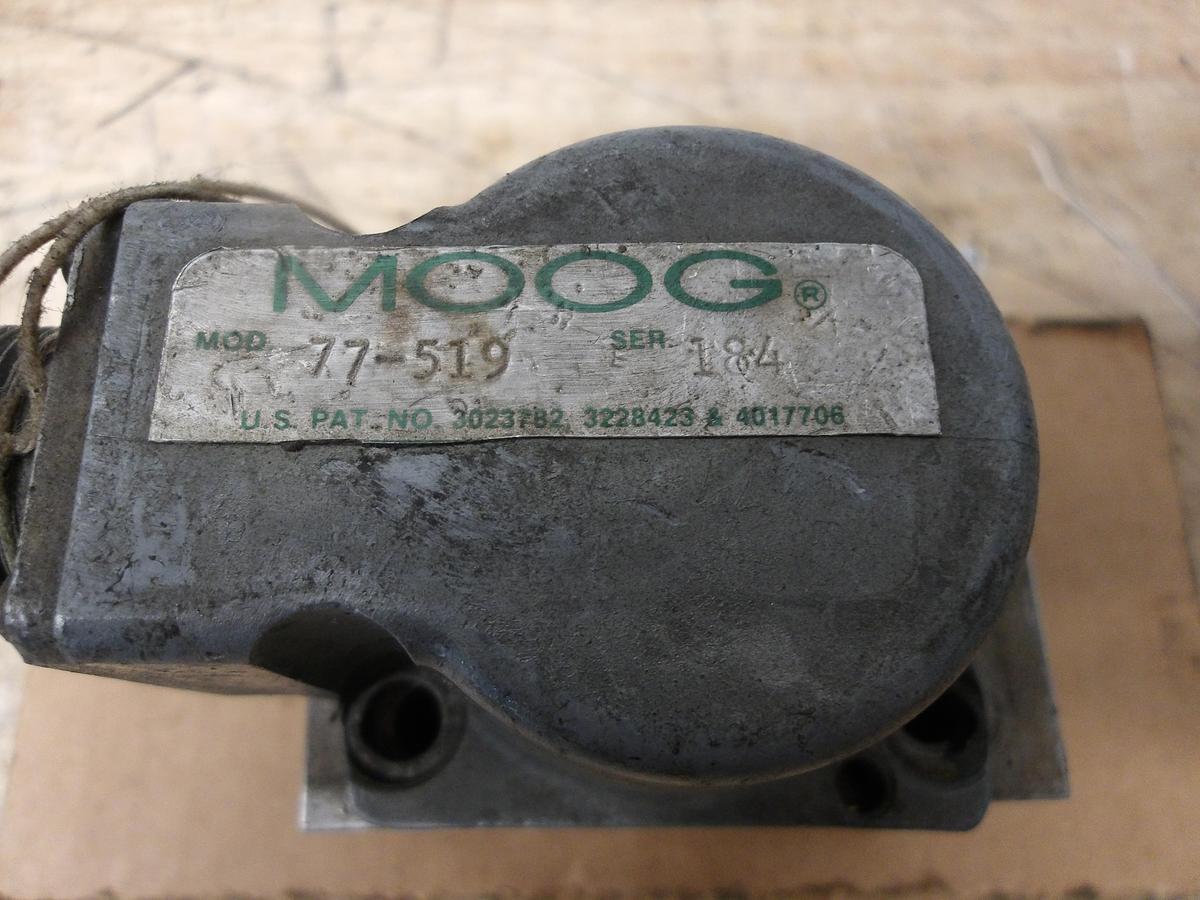 Used MOOG 77-519 SERVO VALVE, #831230G (PARTS ONLY)