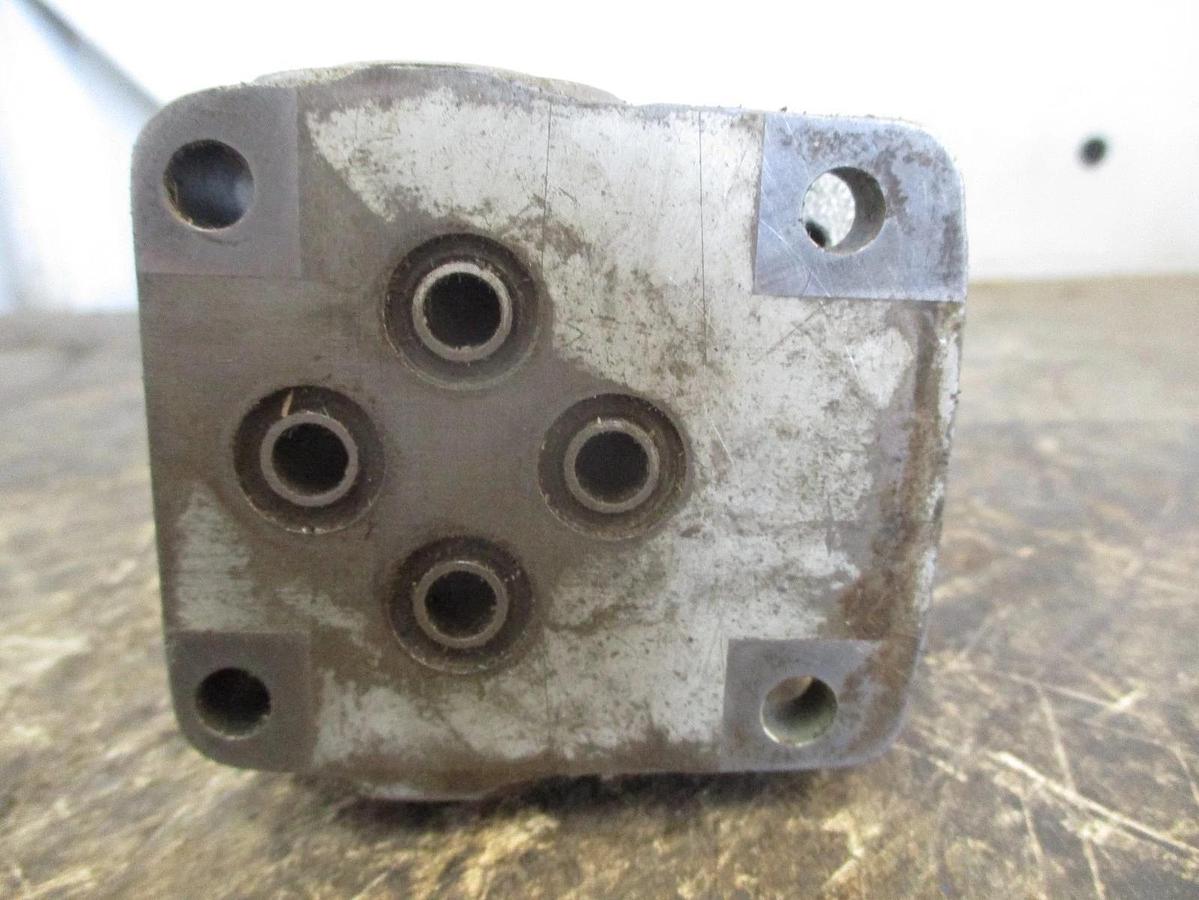 Used BENDIX 58V06-2B ELECTRO-HYDRAULIC SERVO VALVE, #8281020J USED