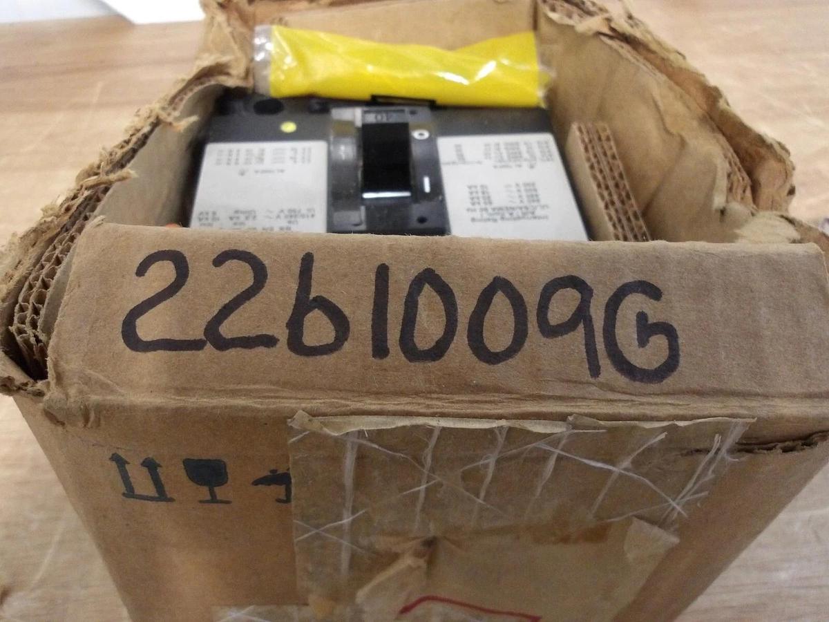 SQUARE D FHL36040G 40 AMP BREAKER, #2261009G NIB