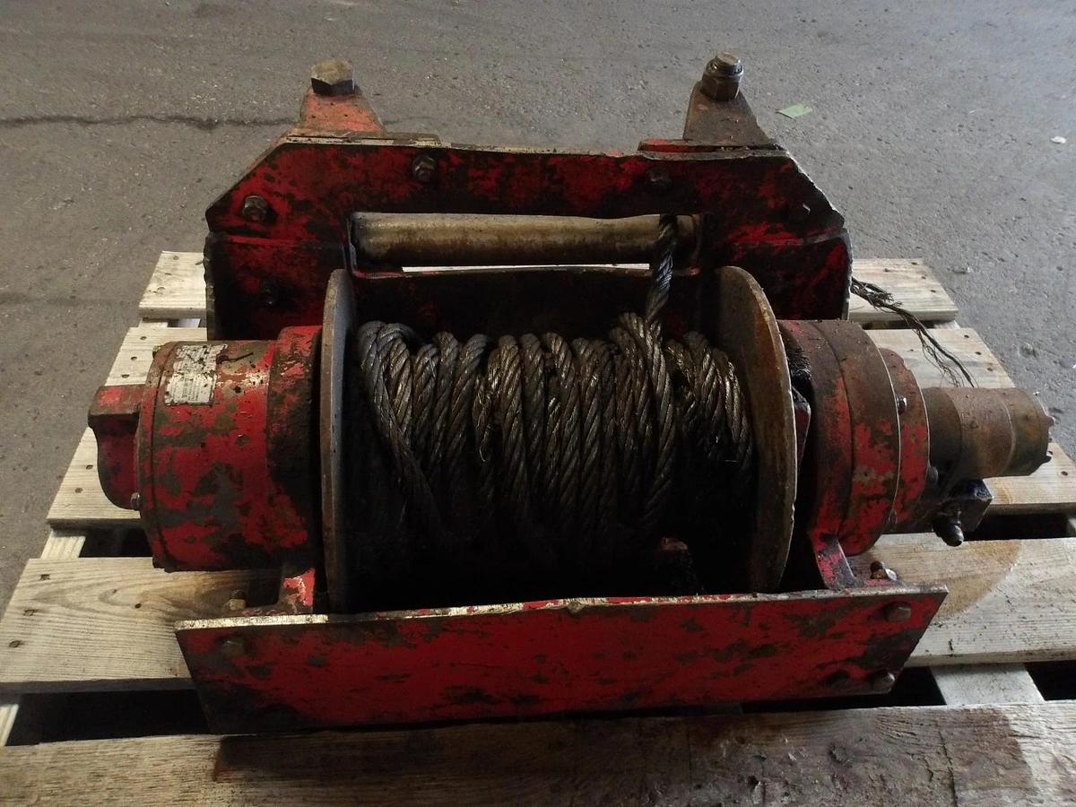 Used D&P HYDRAULIC WINCH (NO TAG) #851138G USED