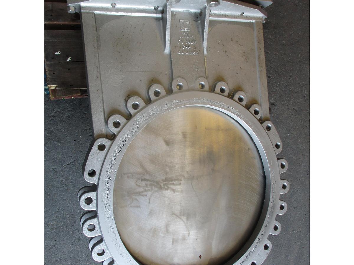 Refurbished FABRI-VALVE 30" PNEUMATIC STAINLESS KNIFE GATE VALVE