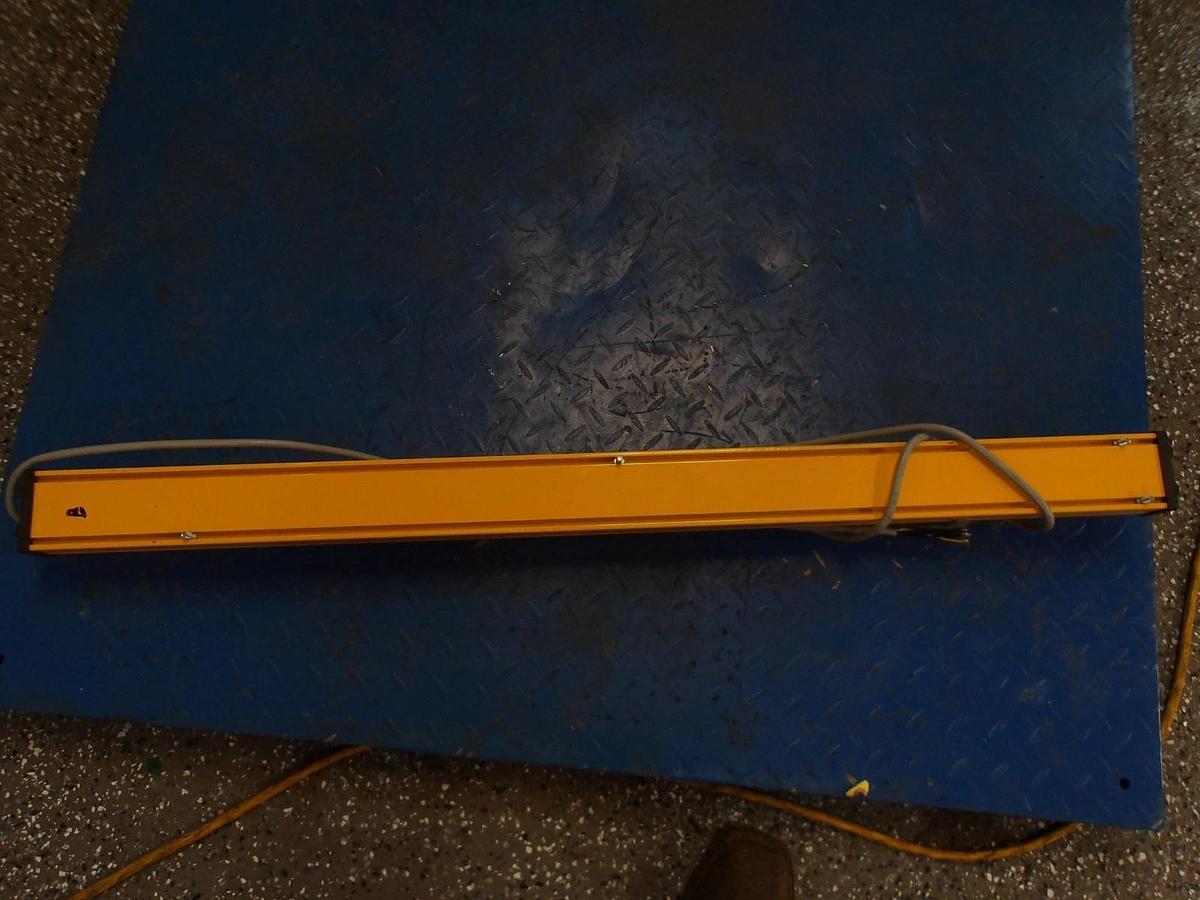 Used GUARDSTAR MRS102B LIGHT CURTAIN, #3131008G USED