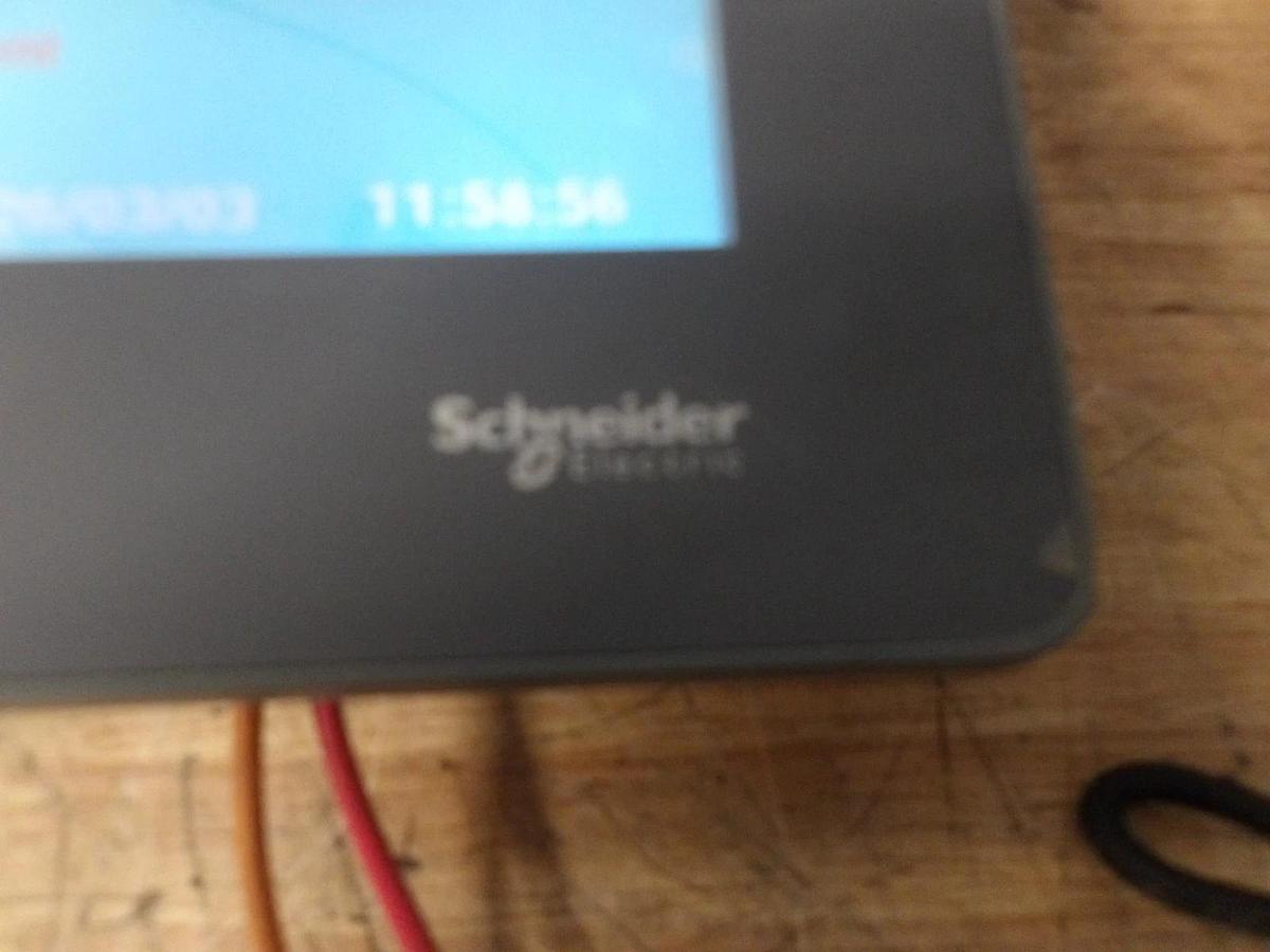 Used SCHNEIDER 10" TOUCHSCREEN HM1GXU5500 (COLOR) #331058G USED