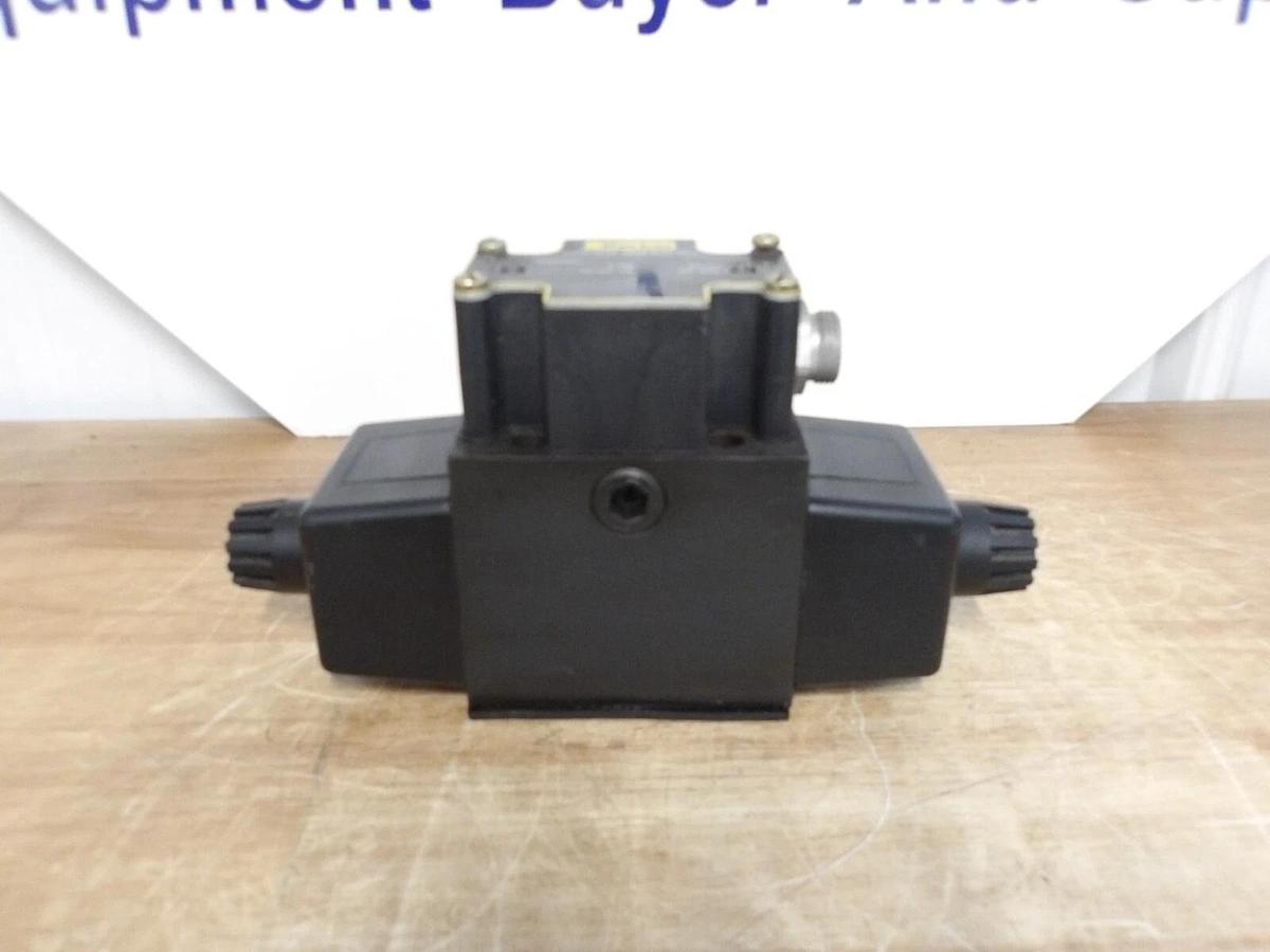 Used PARKER D3W1CNYC456 HYDRAULIC DIRECTIONAL VALVE #33247G NEW