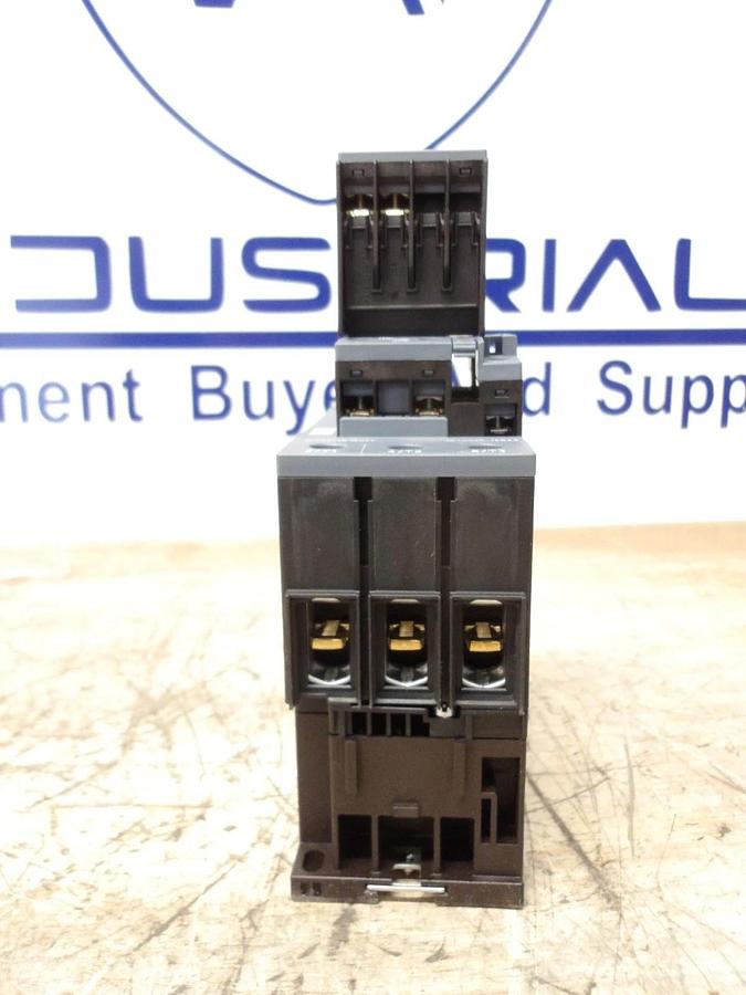 Used SIEMENS 3RT2036-1KB44 CONTACTOR, #511141G NEW
