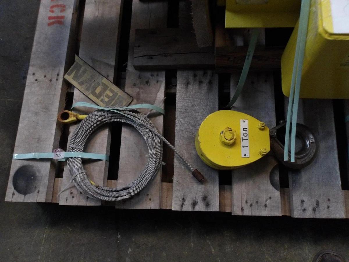 Used YALE 1 TON CABLE HOIST W/ TROLLEY BEW2-22PT1452, #113235GJW NEW