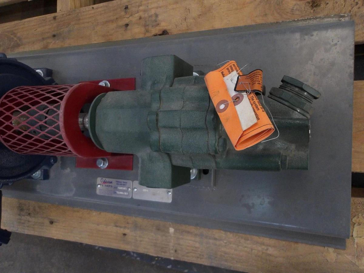 Used ROPER 1-1/2" PUMP W/ 5 HP MOTOR, #11111045GJW NEW