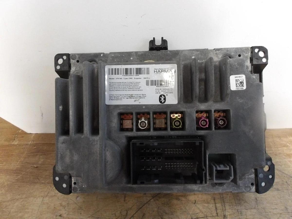 Used HARMAN VP4NA JEEP RADIO CMC, #926916G USED (AS IS)