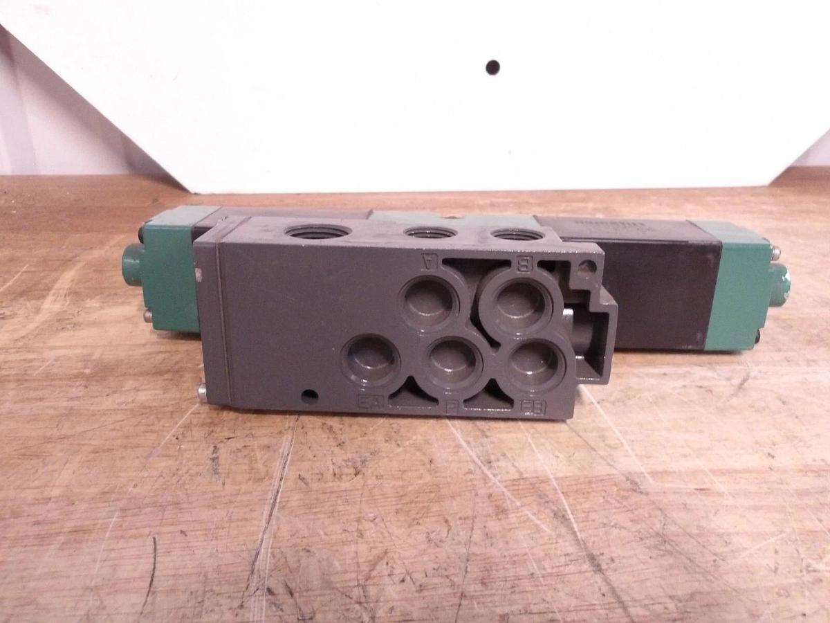 Used NUMATICS 153SS631M000061 PNEUMATIC SOLENOID VALVE, #62823G NEW