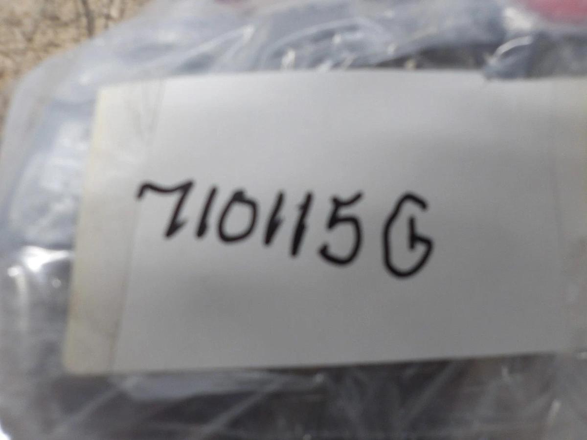 Used SIEMENS PUSH BUTTON & PILOT LIGHT BUTTON (LOT OF 6) #710115G NEW