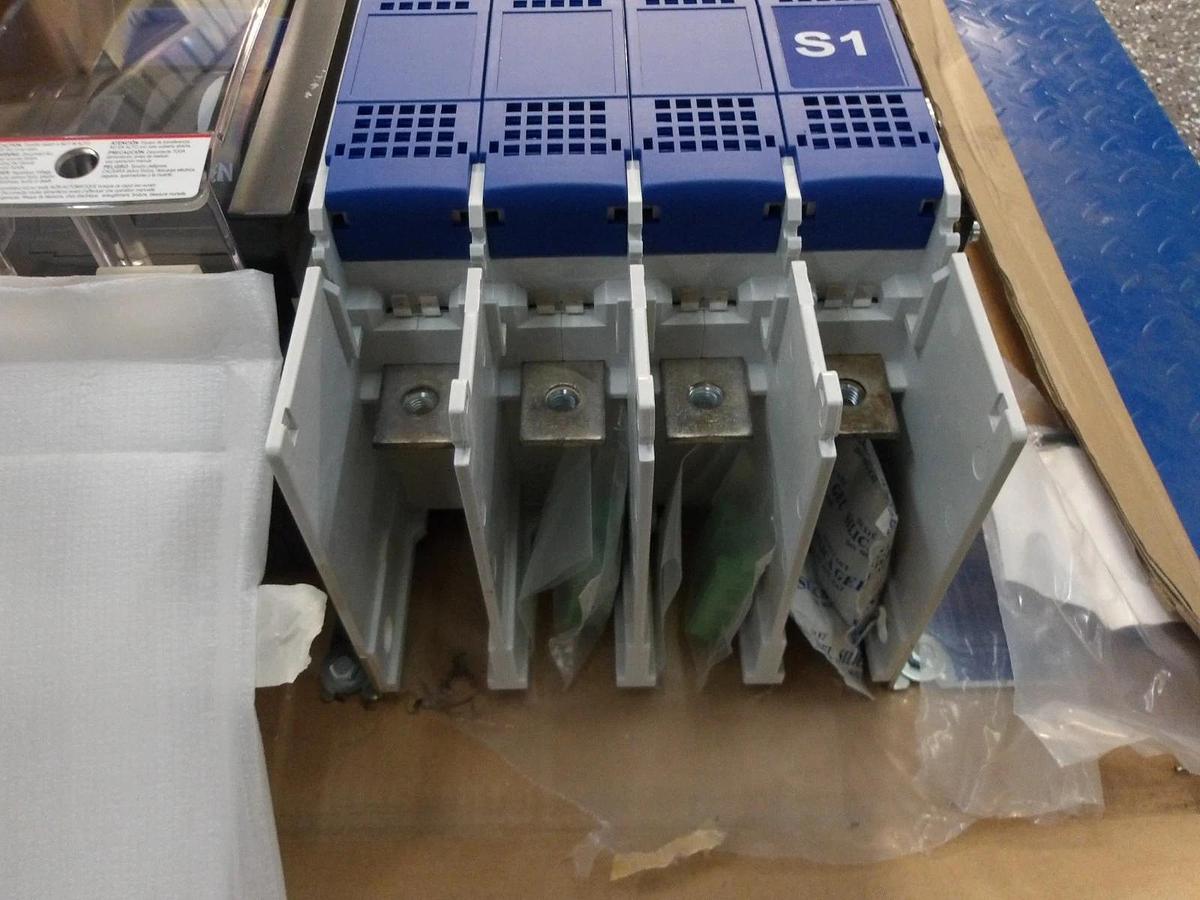 Used RUSSELECTRIC RTSCD TRANSFER SWITC R6A04040, 400 AMP, #122845G NEW