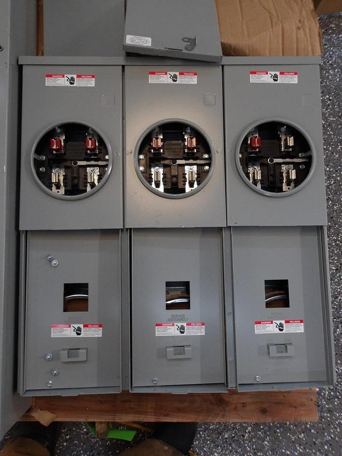 Used SIEMENS UNI-PAK WEPK3311 METERING SYSTEM, 300 A, 240 V, #123310G NEW