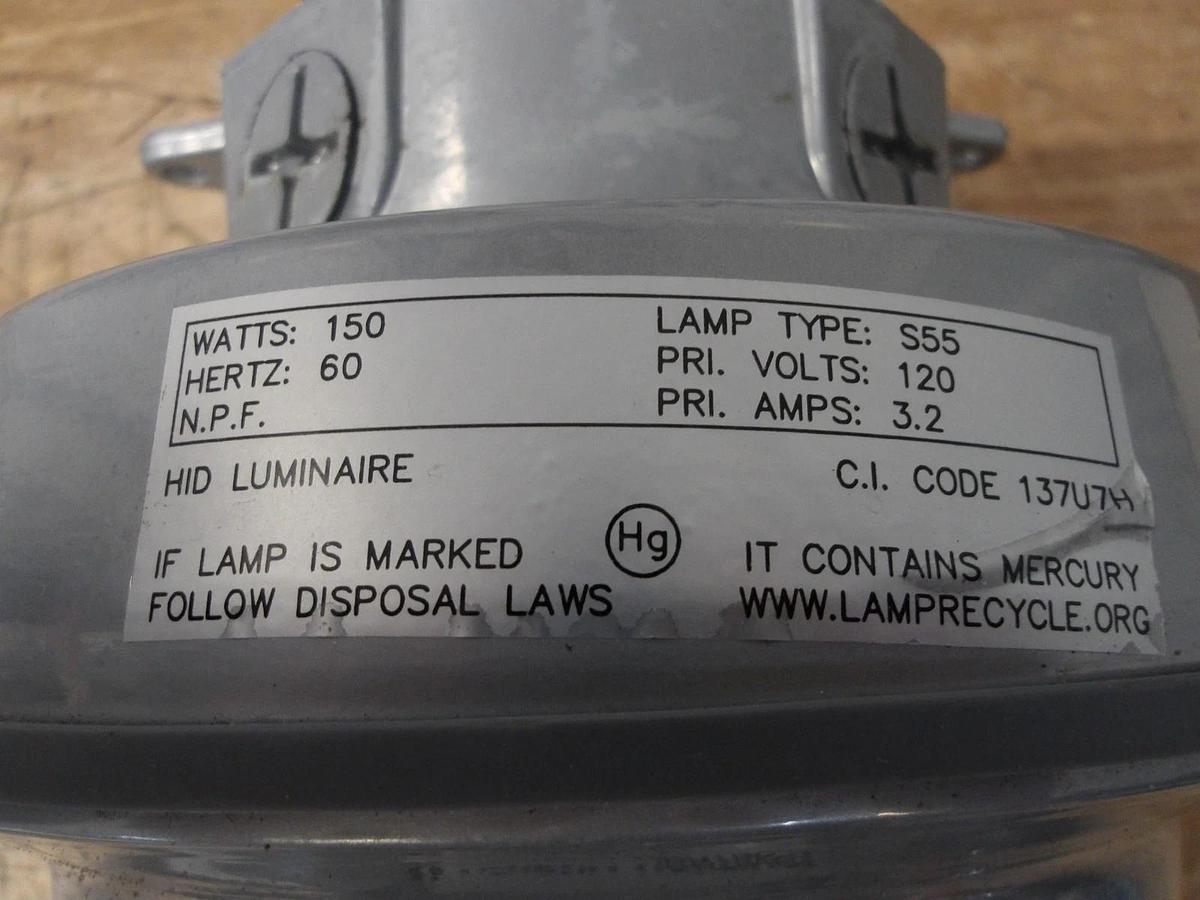 Used LITHONIA VC150SL OUTSIDE LIGHT FIXTURE 150 W, 120 V, #36230G NEW