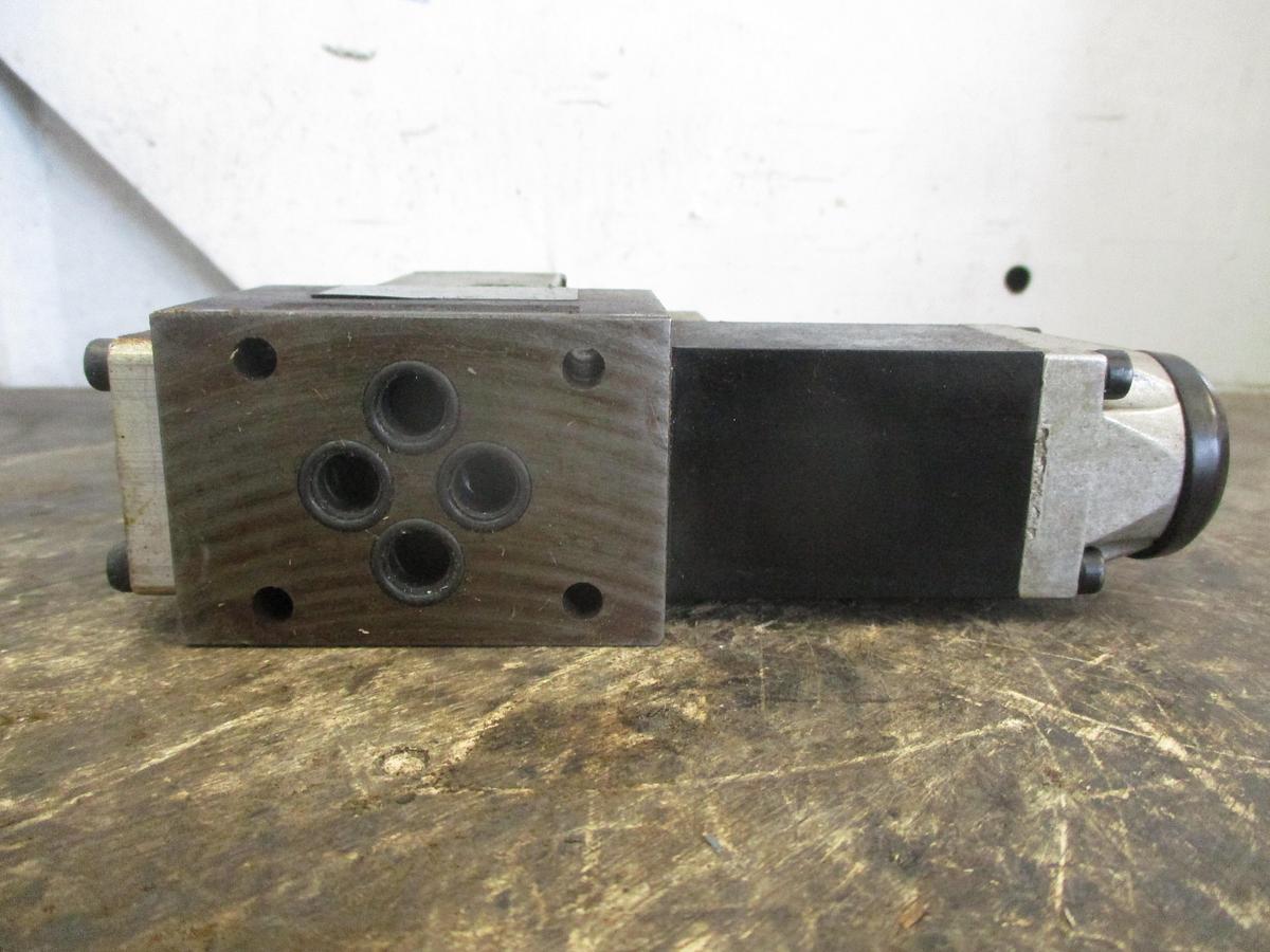 Used REXROTH 4WE6D52/AW120-60 HYDRAULIC DIRECTIONAL VALVE