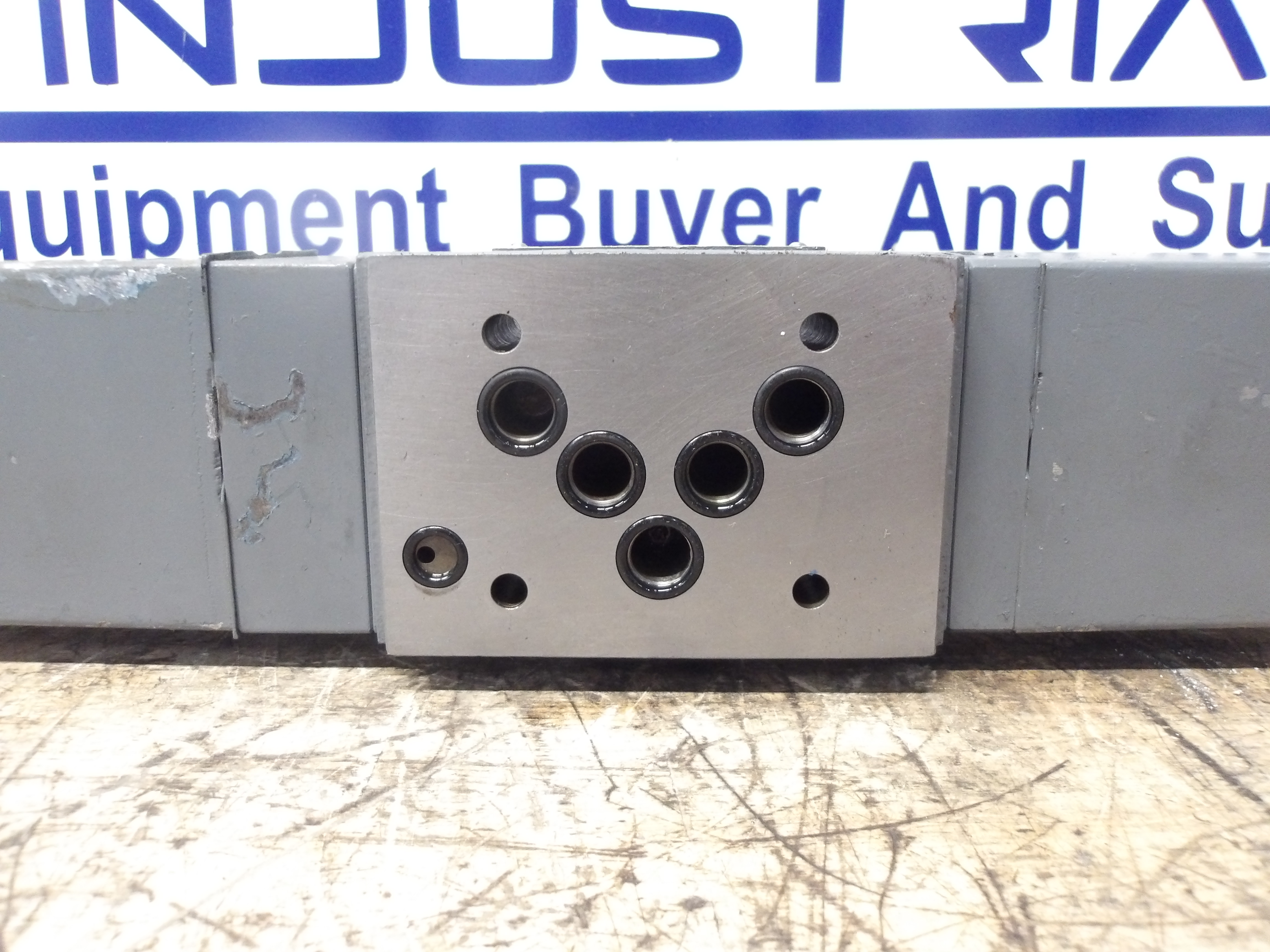 Used MOOG D651/471/P10FRM3CNFA SERVO PROPORTIONAL VALVE