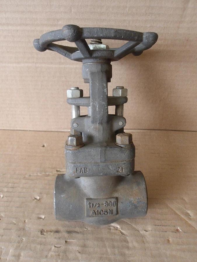 Used POWELL 1-1/2" STEEL GATE VALVE, #722143G NEW