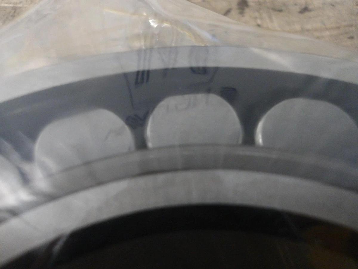 SKF EXPLORER 22216E SPHERICAL ROLLER BEARING 3.15IN/80MM BORE, #727126G NIB