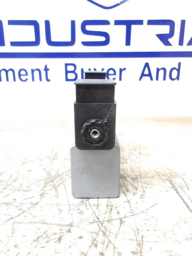 AVENTICS R432006471 PNEUMATIC SOLENOID DIRECTIONAL VALVE, #561022G NIB